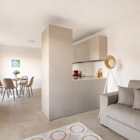 Aparthotel Schloss - & Locarno