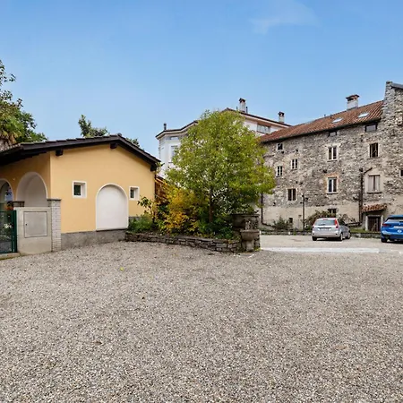 Aparthotel Schloss - &