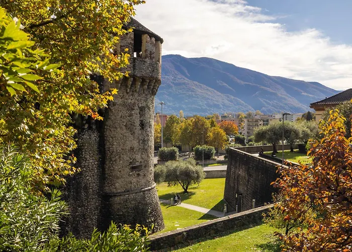 Schloss - & 로카르노