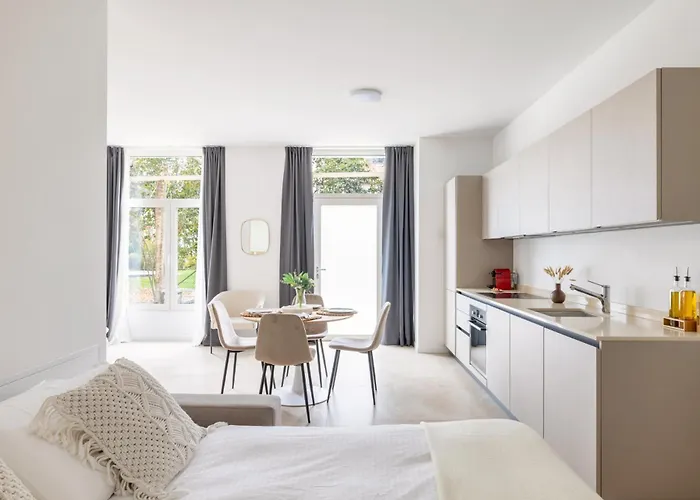 Schloss - & 아파트호텔 로카르노