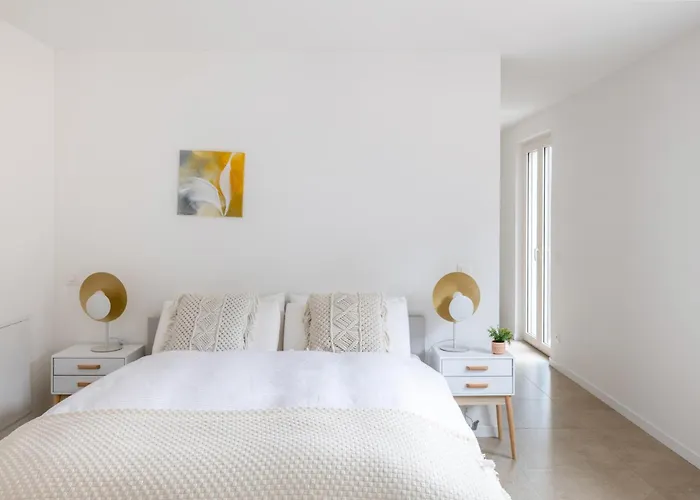 Schloss - & 로카르노