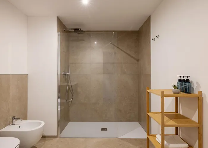 Schloss - & Апарт-отель Локарно