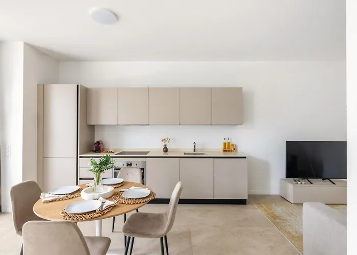 Апарт-отель Schloss - &